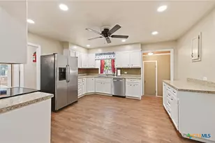 312 Gerald Dr, Blanco, TX 78606 - Photo 9