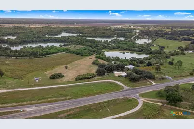351 Refugio Highway, Victoria, TX 77905 - Photo 11