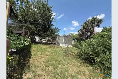 717 Blyth Road, Victoria, TX 77904 - Photo 17