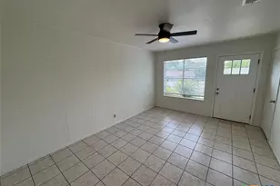 128 Coers Cir, San Marcos, TX 78666 - Photo 5