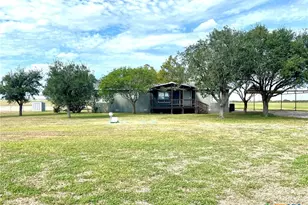 342 Co Rd 412, Edna, TX 77957 - Photo 1