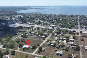 407 W Oakland Ave, Seadrift, TX 77983 - Photo 9