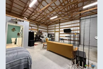 407 W Oakland Avenue, Seadrift, TX 77983 - Photo 15
