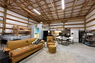 407 W Oakland Ave, Seadrift, TX 77983 - Photo 13