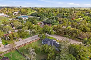 922 N Ave F, Shiner, TX 77984 - Photo 37