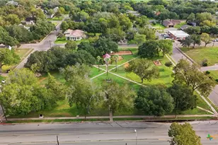 922 N Ave F, Shiner, TX 77984 - Photo 39