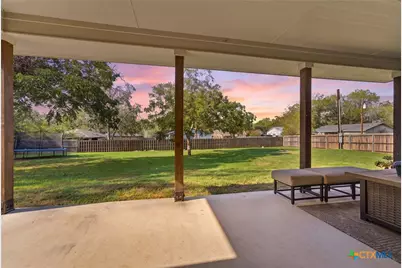 922 N Avenue F, Shiner, TX 77984 - Photo 3