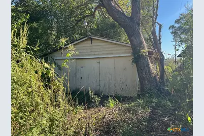 116 Robertson Street, Lolita, TX 77971 - Photo 15