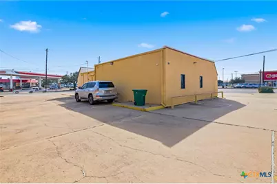 3602 Navarro, Victoria, TX 77904 - Photo 25