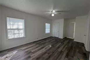 4007 Blue Bonnet St, Seguin, TX 78155 - Photo 7