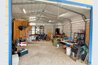 1112 W Houston Avenue, Seadrift, TX 77983 - Photo 11