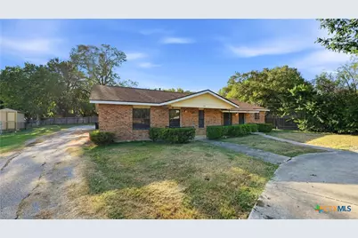 1314 S Mesquite Avenue, New Braunfels, TX 78130 - Photo 1