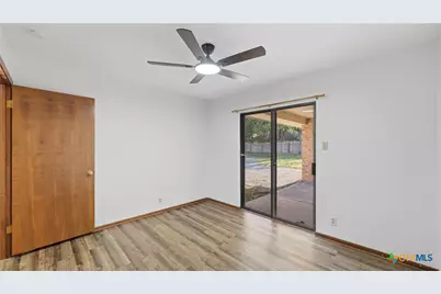 1314 S Mesquite Avenue, New Braunfels, TX 78130 - Photo 9