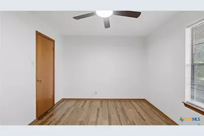 1314 S Mesquite Avenue, New Braunfels, TX 78130 - Photo 13