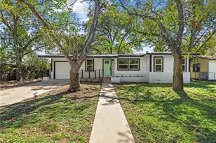 878 E Torrey St, New Braunfels, TX 78130 - Photo 1