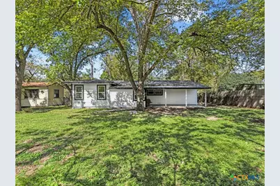 878 E Torrey Street, New Braunfels, TX 78130 - Photo 23