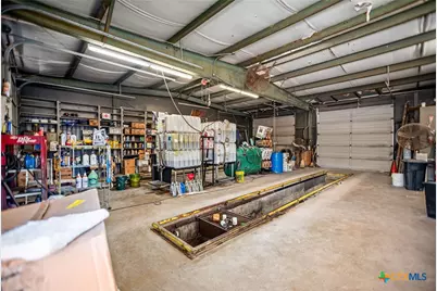 201 S Wells Street, Edna, TX 77957 - Photo 27