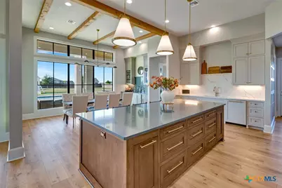 425 Sendera Loop, Victoria, TX 77904 - Photo 13