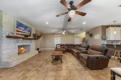 2888 County Road 136, Kenedy, TX 78119 - Photo 7