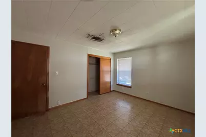798 W Merriweather Street, New Braunfels, TX 78130 - Photo 3