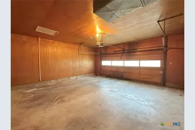 204 S Race Street, Lampasas, TX 76550 - Photo 29