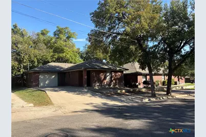 306 S Walnut Street, Lampasas, TX 76550 - Photo 7