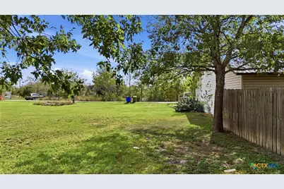 305 W Lane Avenue, Manor, TX 78653 - Photo 5