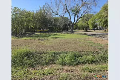 405-411 W St Louis Avenue, Seadrift, TX 77983 - Photo 3