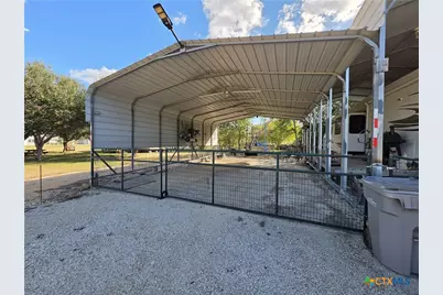405-411 W St Louis Avenue, Seadrift, TX 77983 - Photo 15