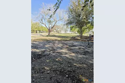 405-411 W St Louis Avenue, Seadrift, TX 77983 - Photo 23