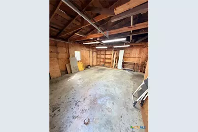 413 Fowzer Street, Taylor, TX 76574 - Photo 21