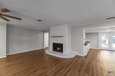 302 Yorkshire Lane, Victoria, TX 77904 - Photo 5