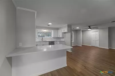 302 Yorkshire Lane, Victoria, TX 77904 - Photo 11