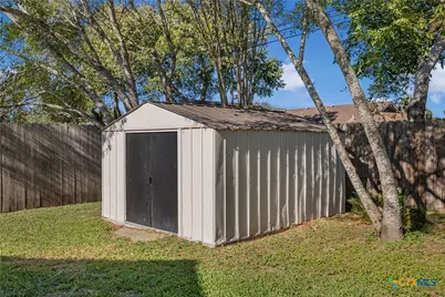 302 Yorkshire Lane, Victoria, TX 77904 - Photo 33