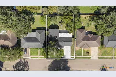 302 Yorkshire Lane, Victoria, TX 77904 - Photo 35