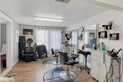 1074 E Ireland Street, Seguin, TX 78155 - Photo 9