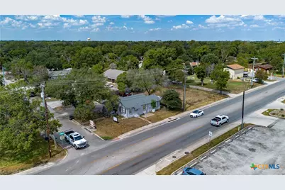 1074 E Ireland Street, Seguin, TX 78155 - Photo 11