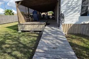 104 W Baltimore Ave, Seadrift, TX 77983 - Photo 5