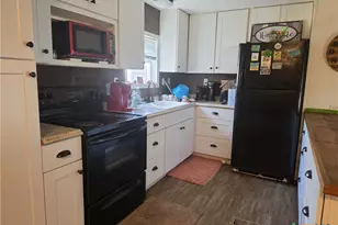 104 W Baltimore Ave, Seadrift, TX 77983 - Photo 9