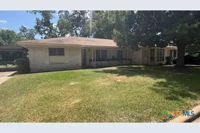 705 East 11th St., Cameron, TX 76520 - Photo 1