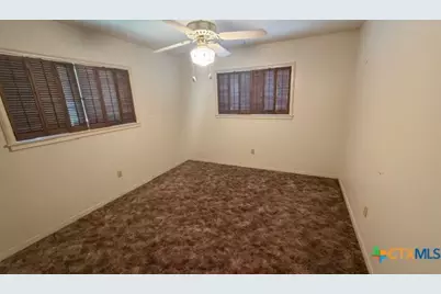 705 East 11th St., Cameron, TX 76520 - Photo 9
