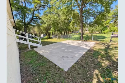 324 W Avenue C, Belton, TX 76513 - Photo 19