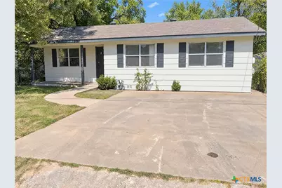 324 W Avenue C, Belton, TX 76513 - Photo 1