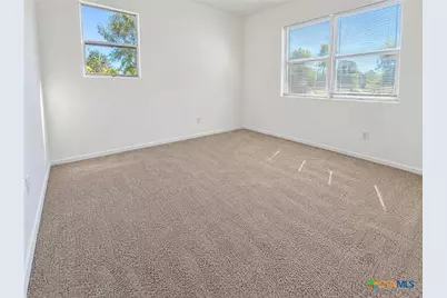 324 W Avenue C, Belton, TX 76513 - Photo 13