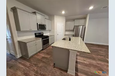1416 Parkwood, Seguin, TX 78155 - Photo 5