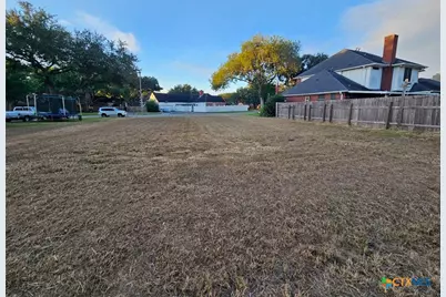 206 Masters Drive, Victoria, TX 77904 - Photo 5