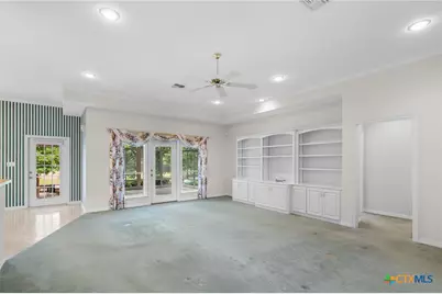 307 Willow Way, Victoria, TX 77904 - Photo 9