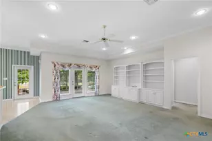 307 Willow Way, Victoria, TX 77904 - Photo 9