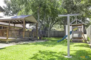 121 Hessler Dr, Hallettsville, TX 77964 - Photo 3