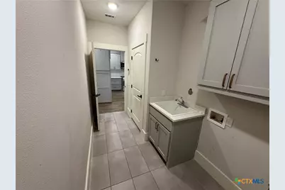 408 W Crestwood Drive #B, Victoria, TX 77901 - Photo 9